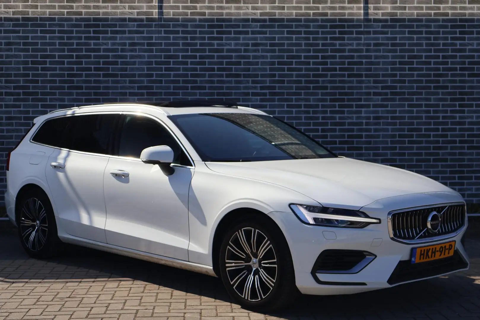 Volvo V60 2.0 T6 Recharge AWD Inscription | Adaptive Cruise Blanc - 2