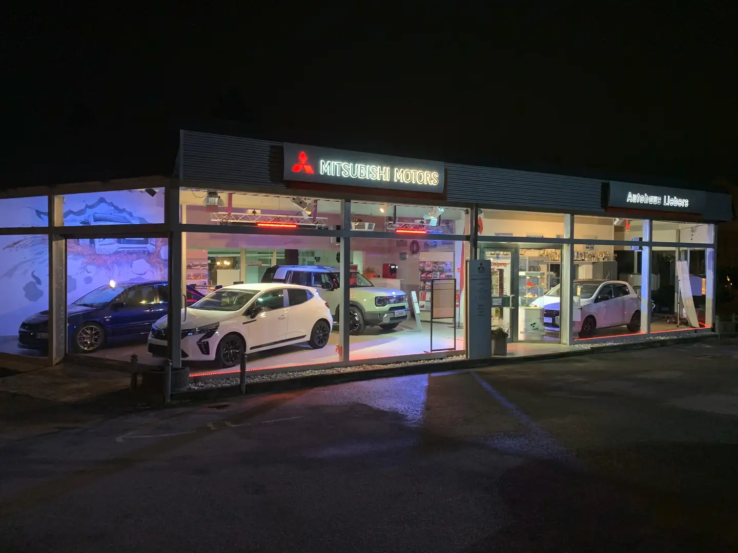 Mitsubishi Outlander PHEV 2.4 Basis Diamant 4WD #AHK+wenig KM# Срібний - 1