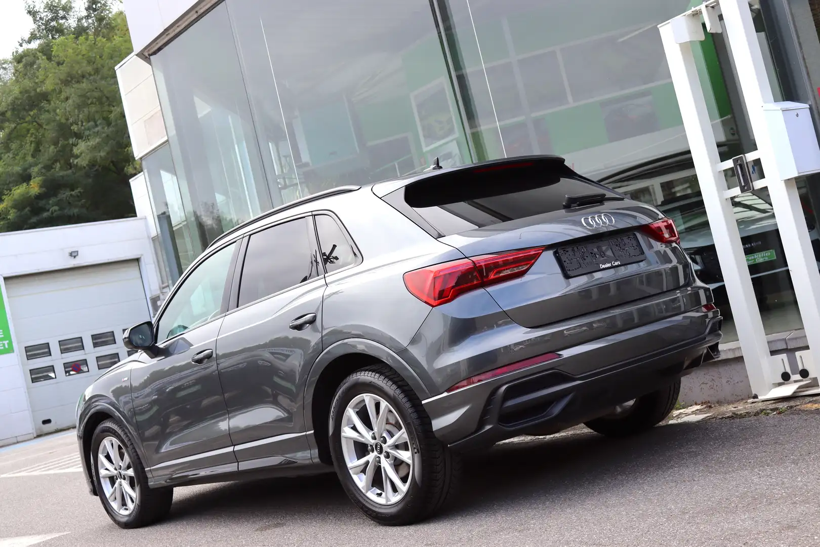 Audi Q3 35TDi 150CV S-LiNE S-TRONIC COCKPIT GPS CUIR XENON Gris - 2