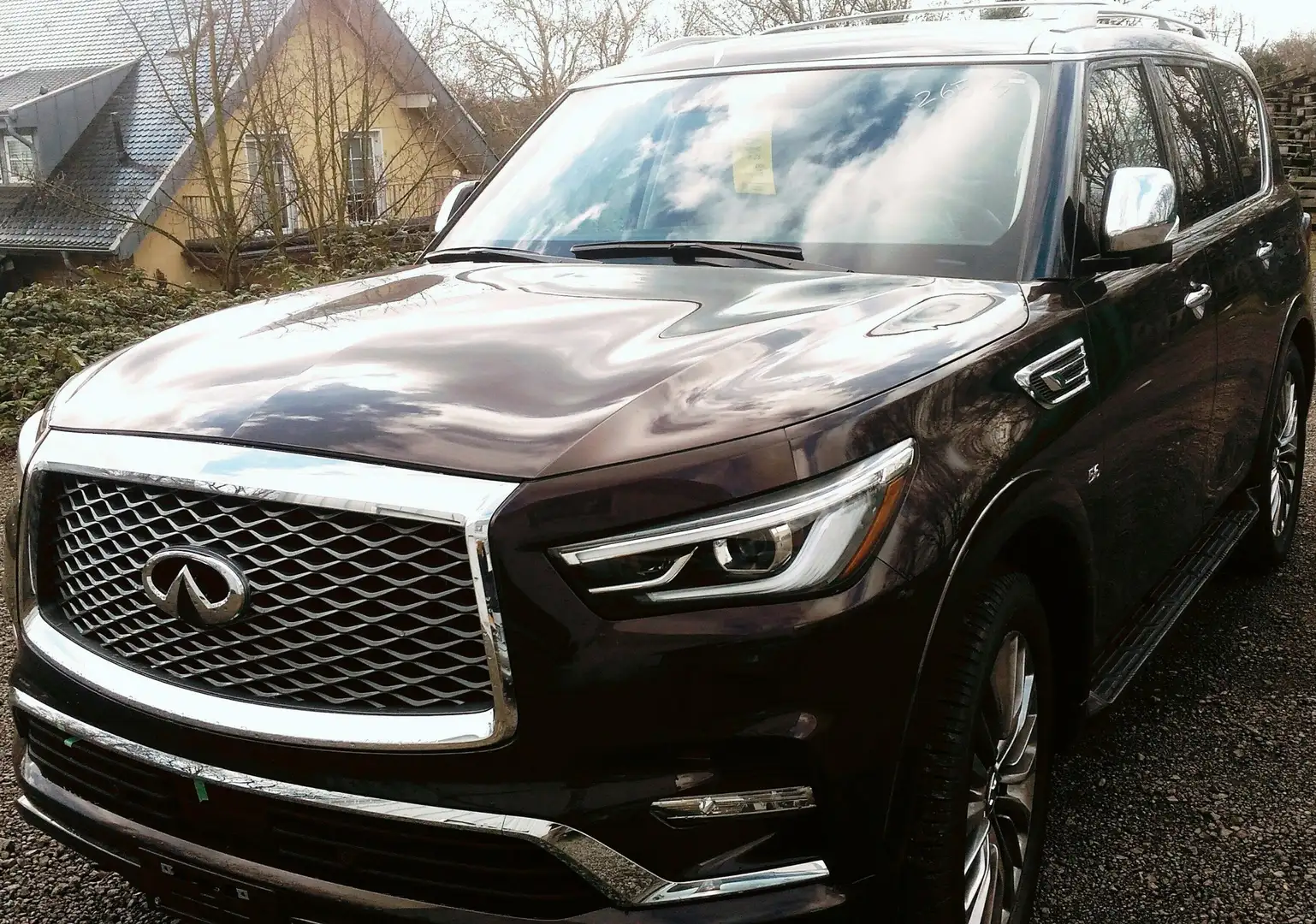 Infiniti QX80 Коричневый - 1