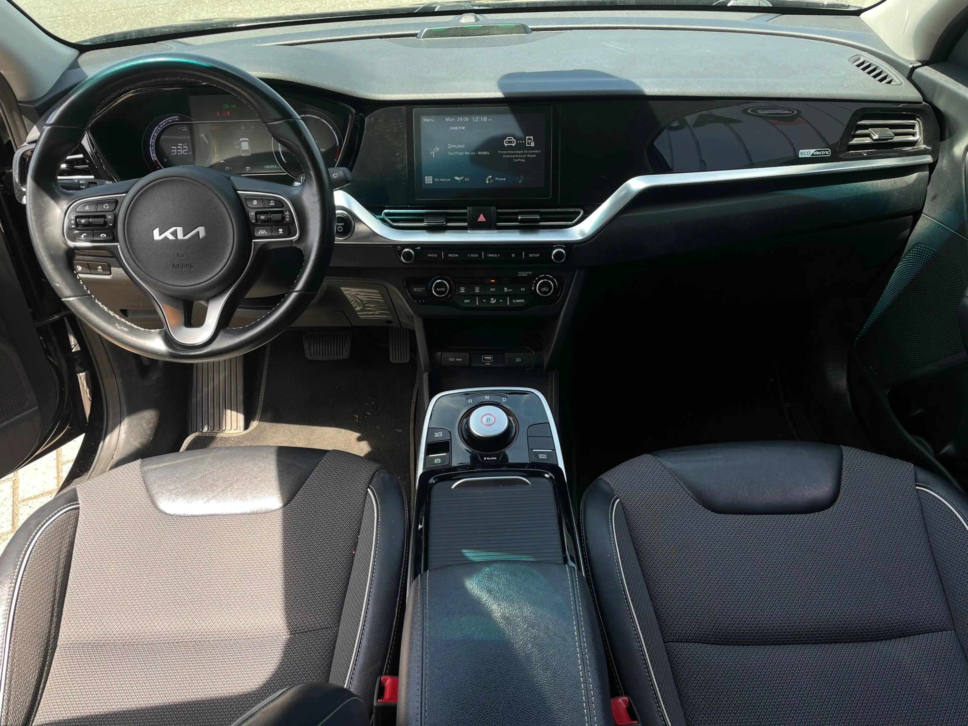 Kia e-Niro ComfortLine 64 kWh SOH100% 1E EIG ORG NL DEALEROND — photo 9
