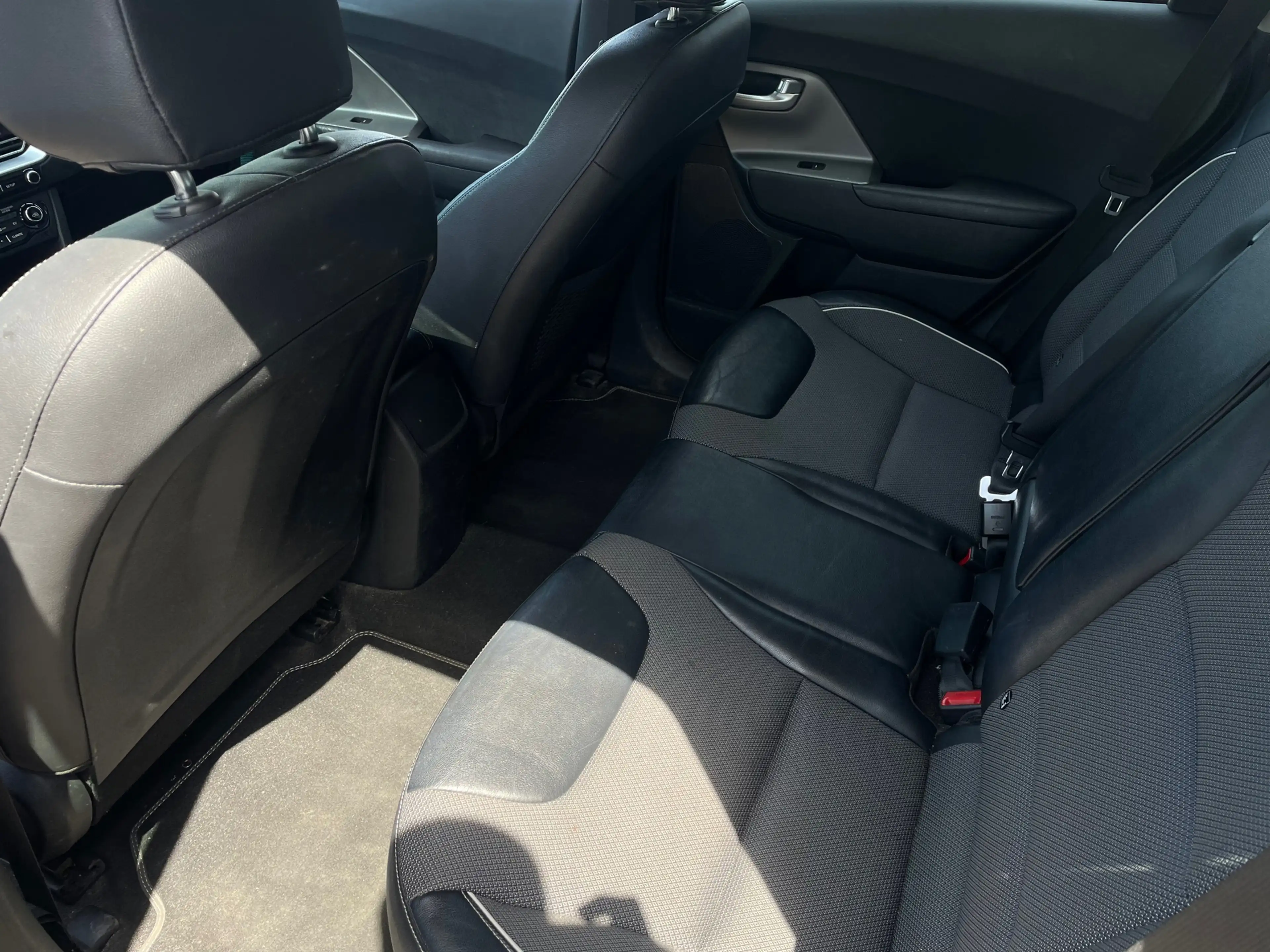 Kia e-Niro ComfortLine 64 kWh SOH100% 1E EIG ORG NL DEALEROND — photo 8