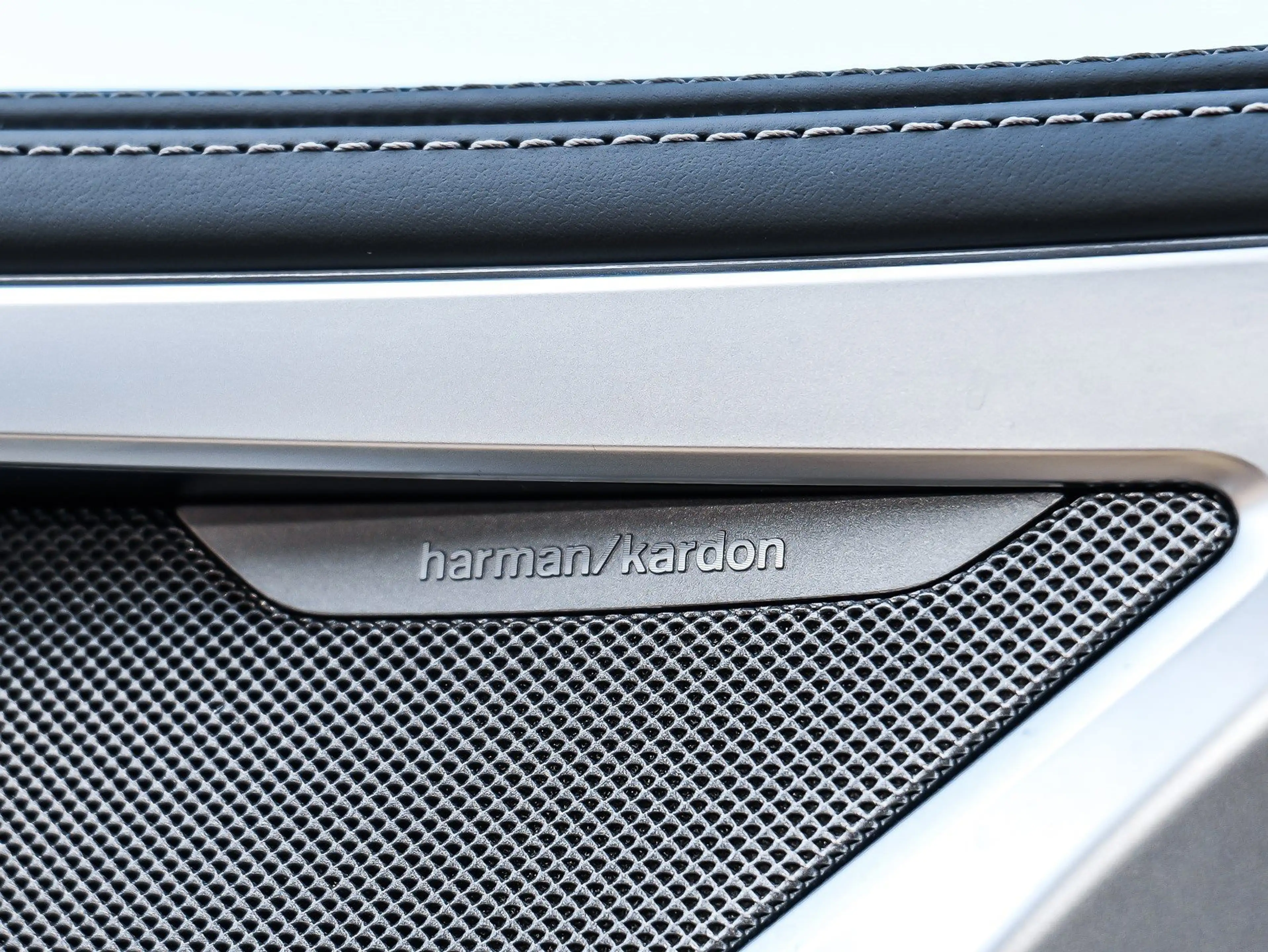 BMW M850 i xDrive Gran Coupé M technik paket HUD ACC 360°KA — photo 13