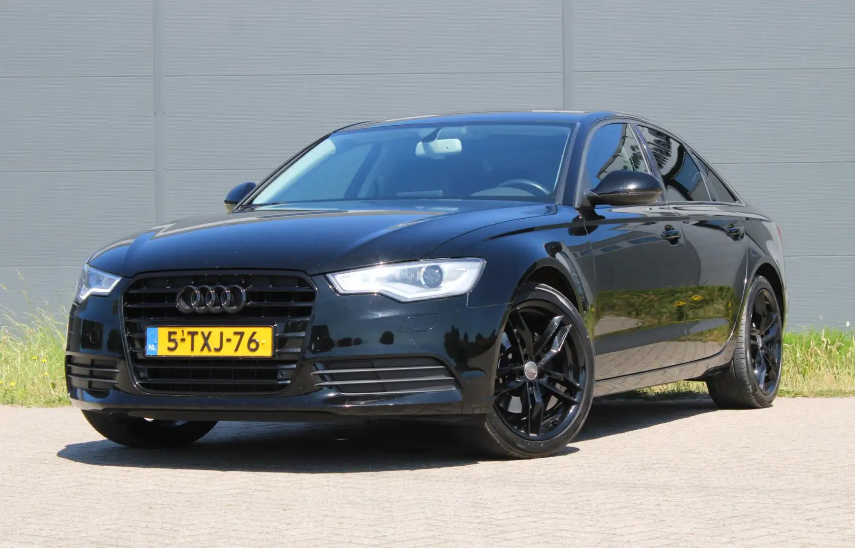 Audi A6 Limousine 2.0 TFSI BusinessEdition Automaat Leder Zwart - 2