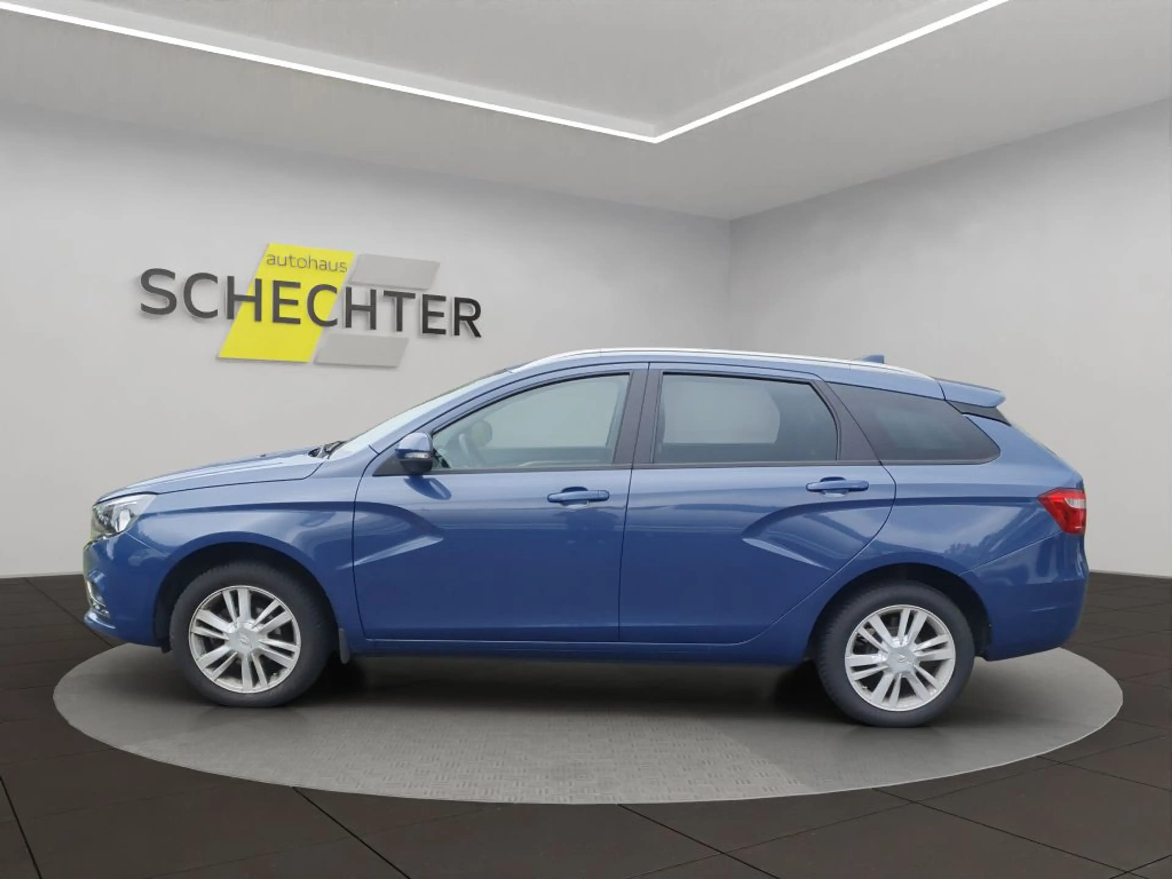 Lada Vesta SW Luxus — photo 2