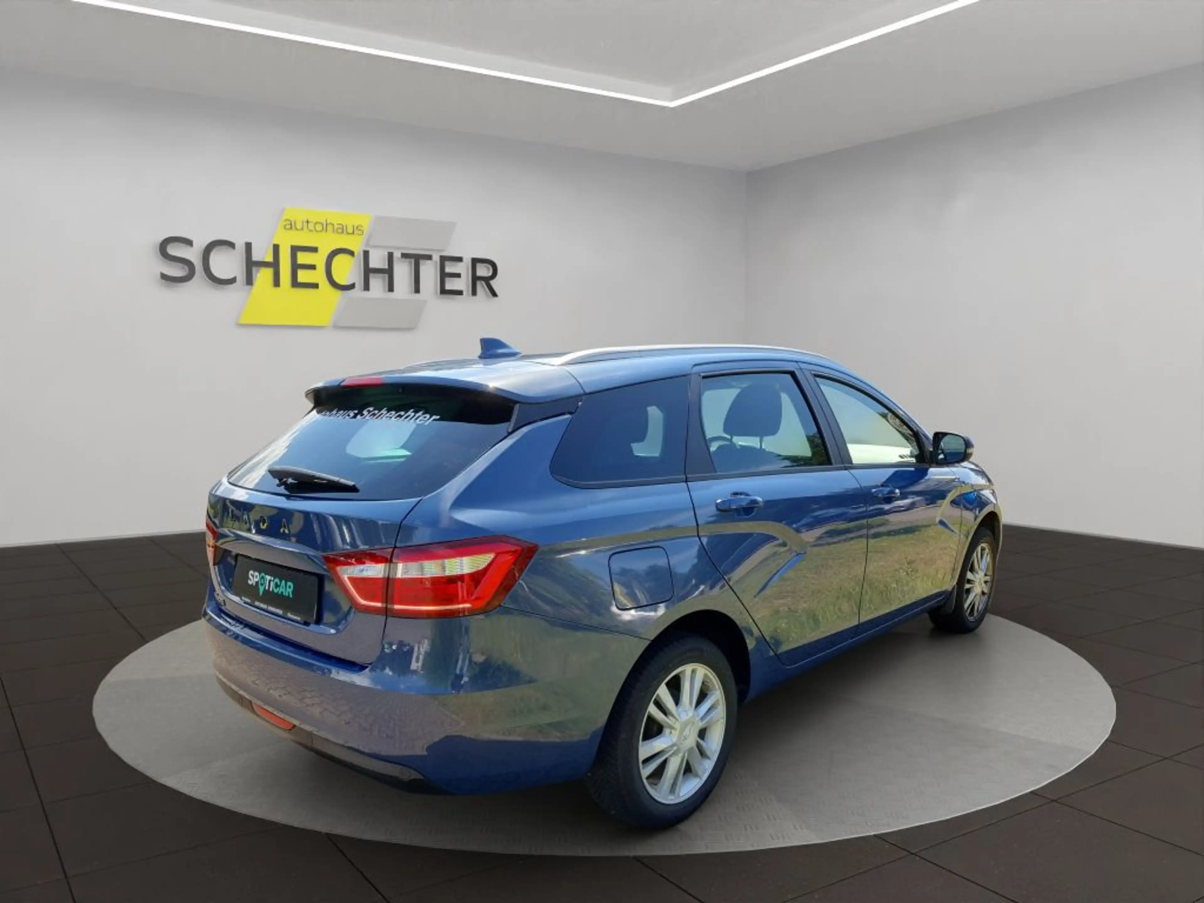 Lada Vesta SW Luxus — photo 5