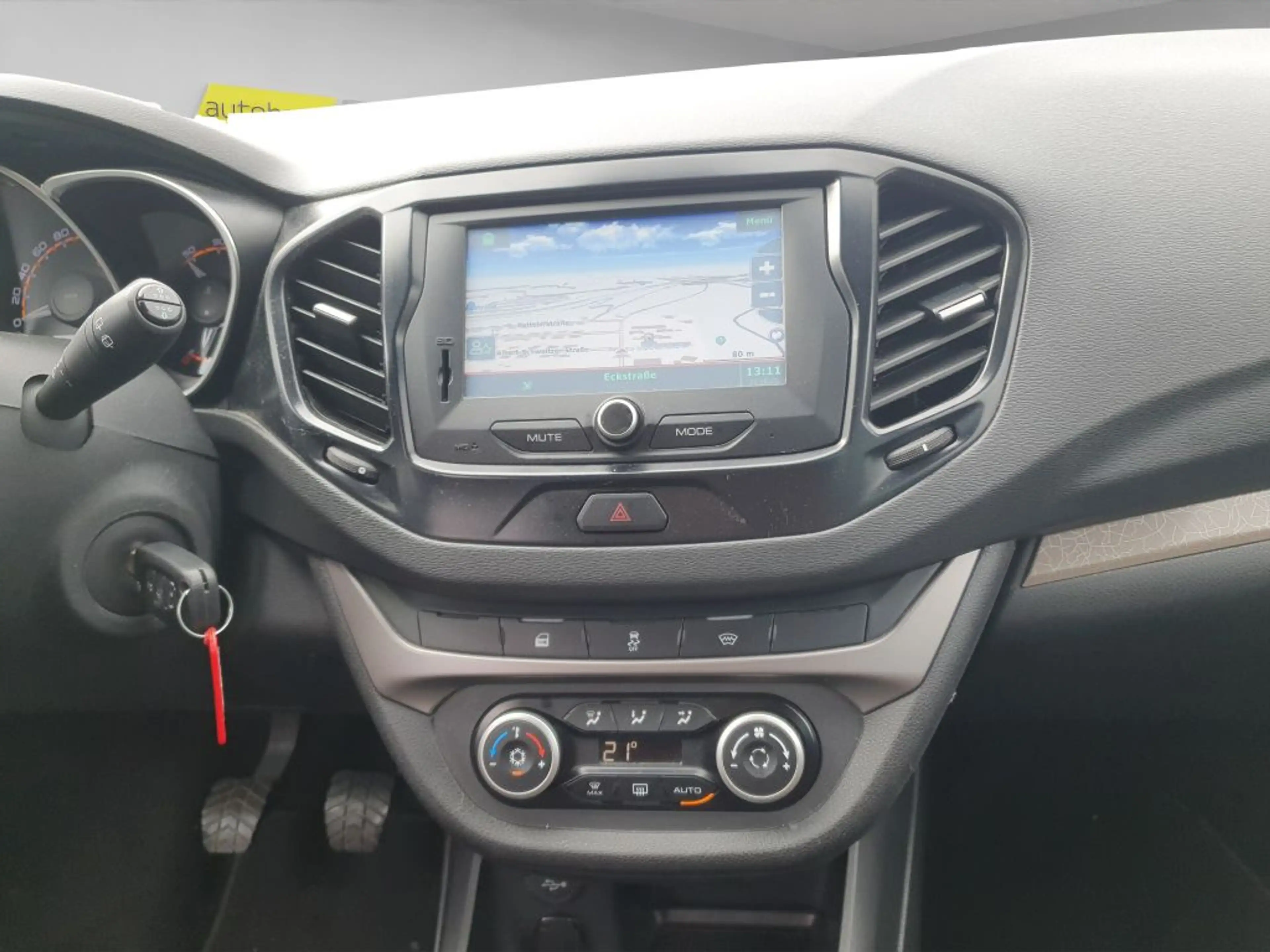 Lada Vesta SW Luxus — photo 13