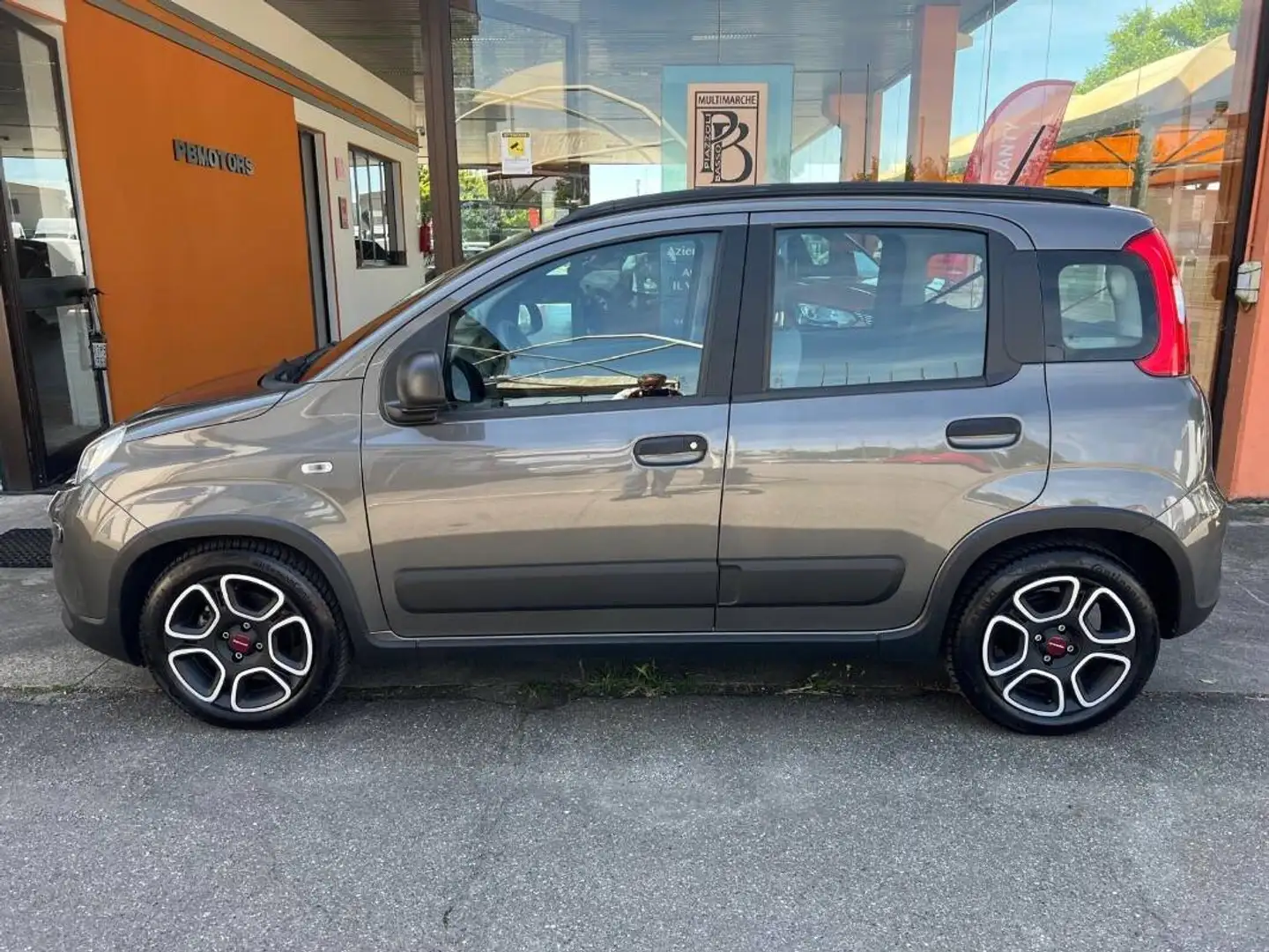 Fiat Panda RENT 30€ Gris - 2