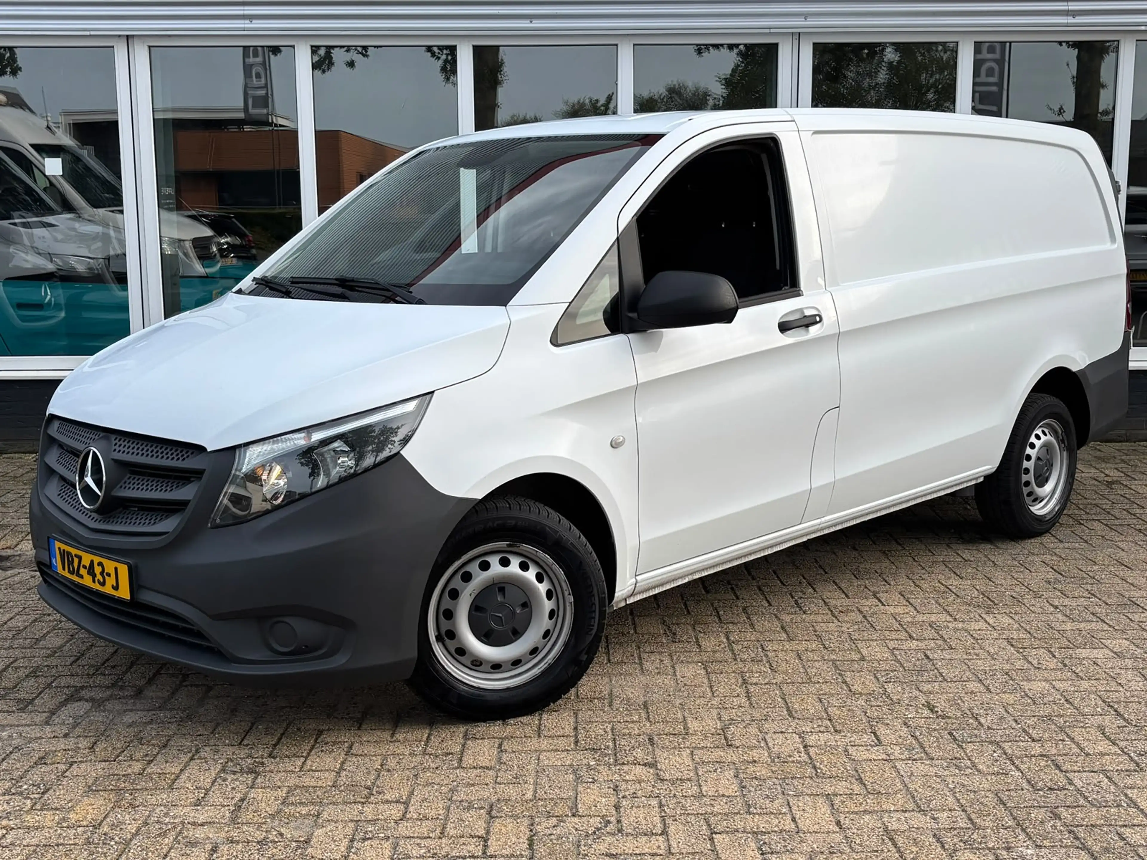 Mercedes-Benz Vito 111 CDI Lang | Trekhaak | 3 Zitplaatsen | Bluetoot — photo 11
