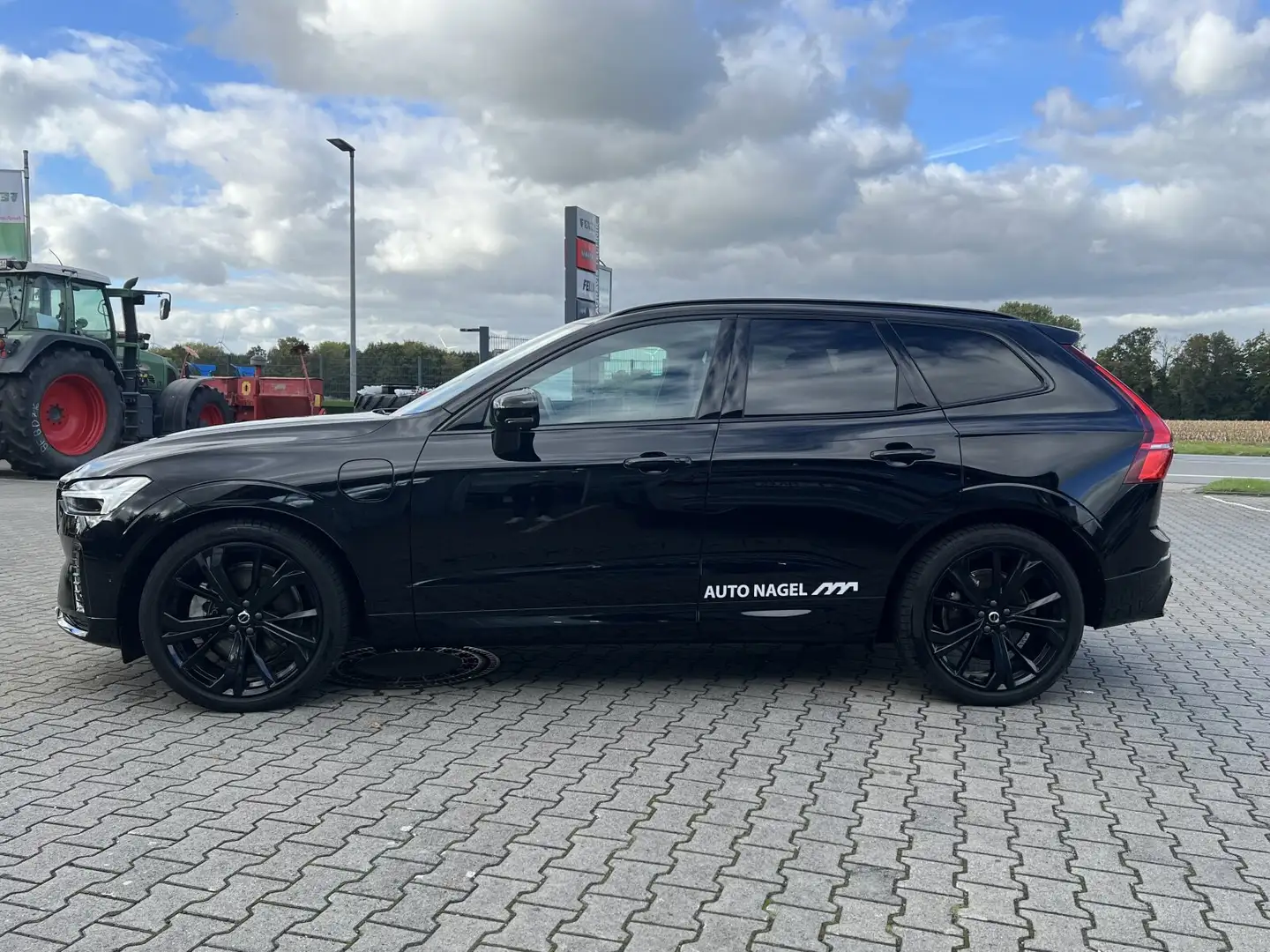 Volvo XC60 XC60 Recharge T8 Plus Black Edition LUFT|AHK|B&W Schwarz - 2