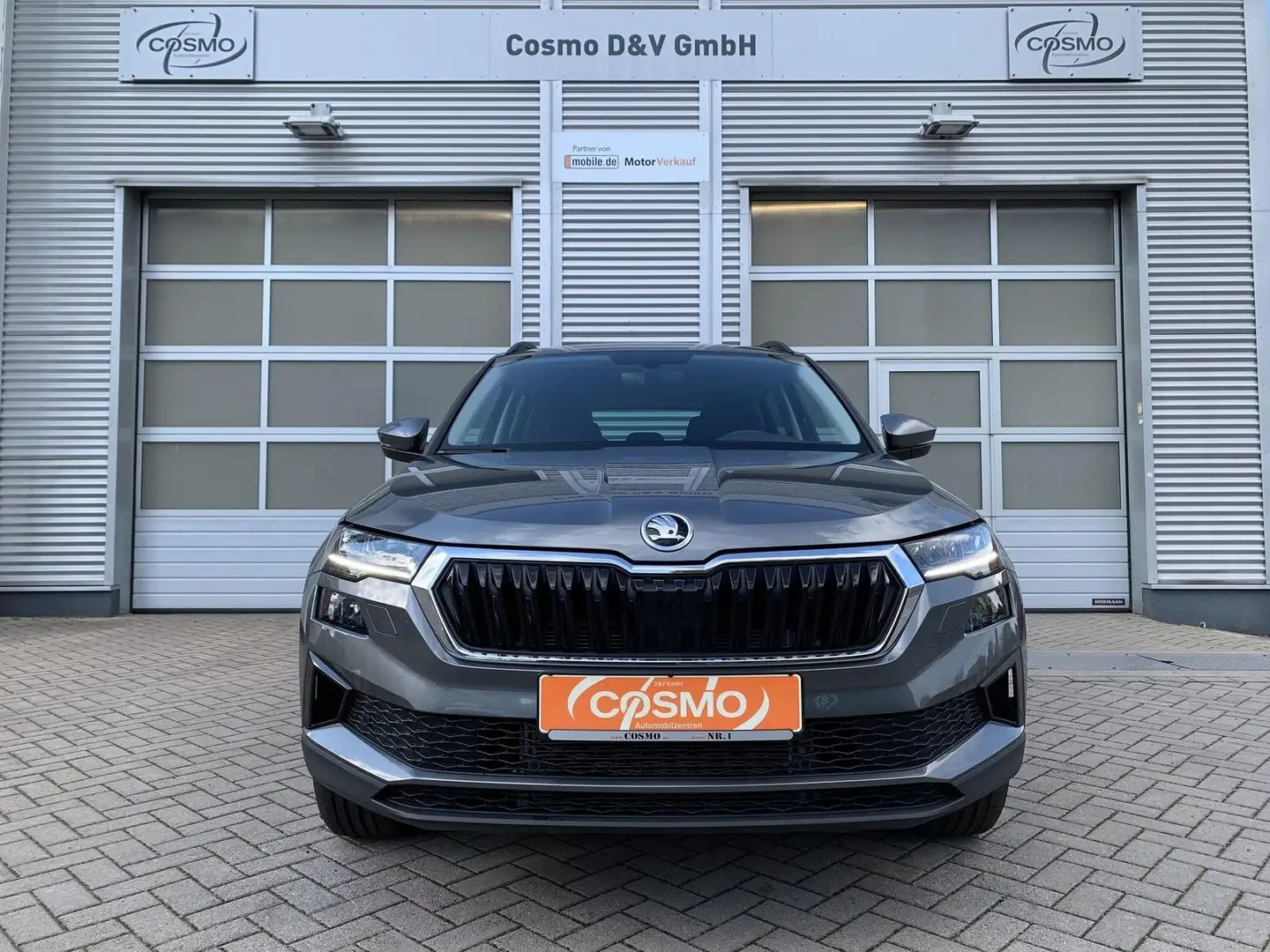 Skoda Karoq 1.5TSI Ambition el.Klappe+Lenkradhzg. Grau - 2