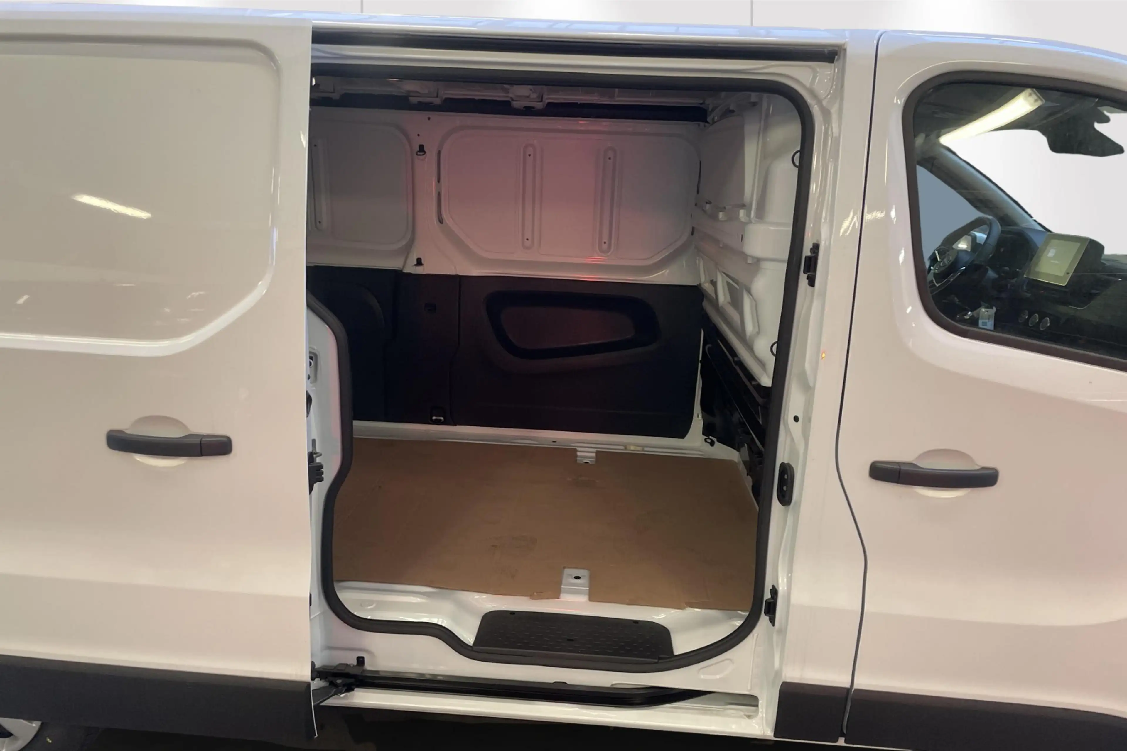 Nissan Primastar L2H1 2.0 dCi 150 N-Connecta 3.0T AUTOMAAT — photo 5