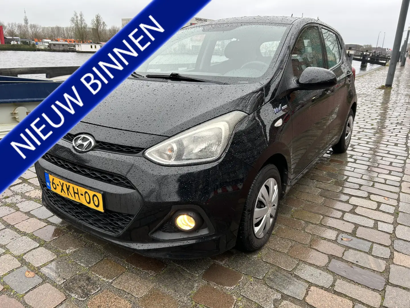 Hyundai i10 1.0i i-Motion Comfort airco navi appelcarplay apk Schwarz - 1