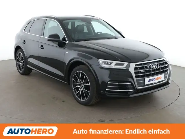 Audi Q5 view 8