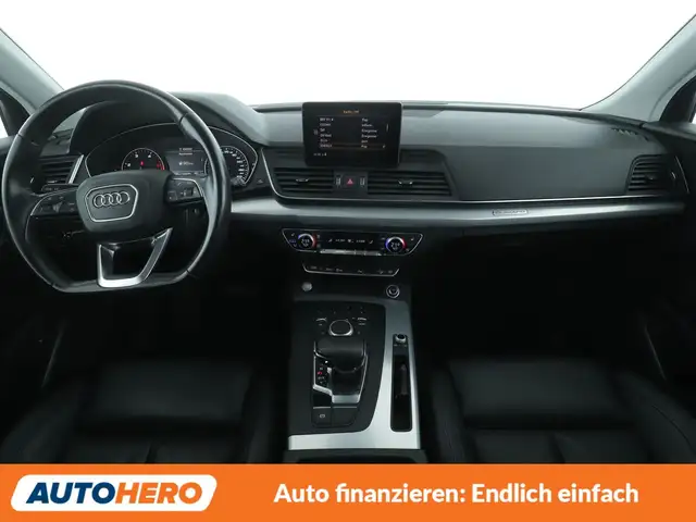 Audi Q5 view 12