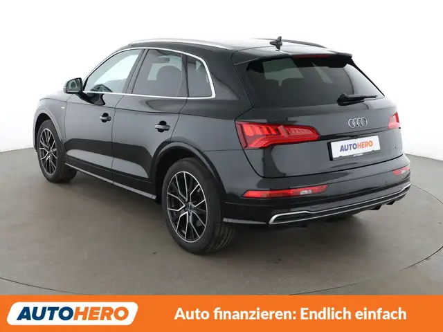 Audi Q5 view 4