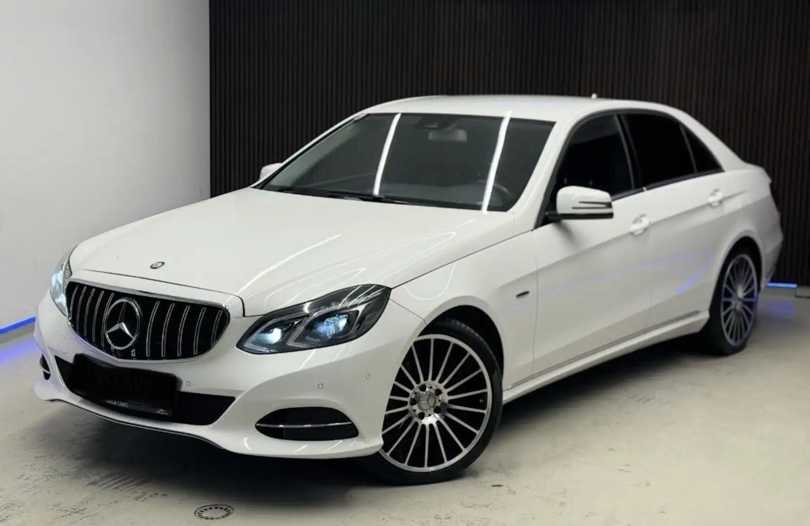 Mercedes-Benz E 220 BlueTEC Avantgarde A-Edition Aut. - 1