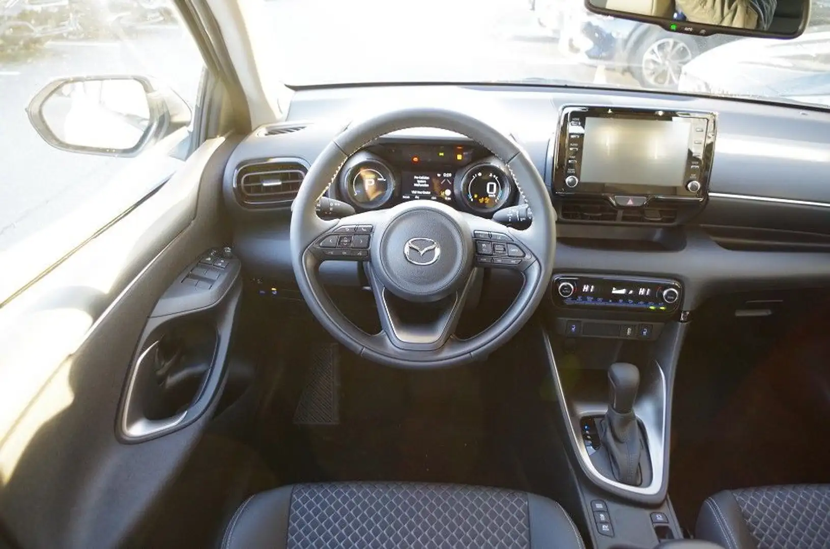 Mazda 2 Hybrid CarPlay|Kamera|Klimaaut.|SHZ|LED BlackD Weiß - 2