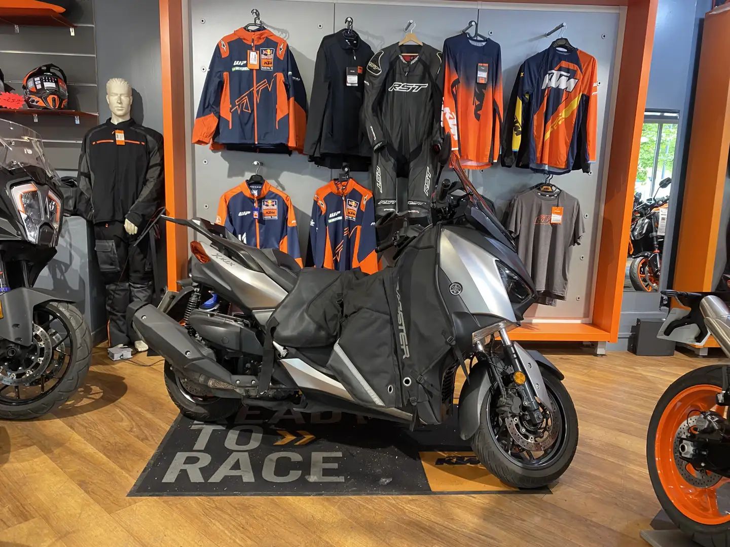 Yamaha X-Max 400 Gri - 1