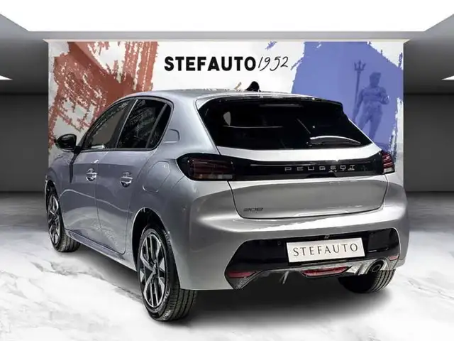 Peugeot 208 view 5