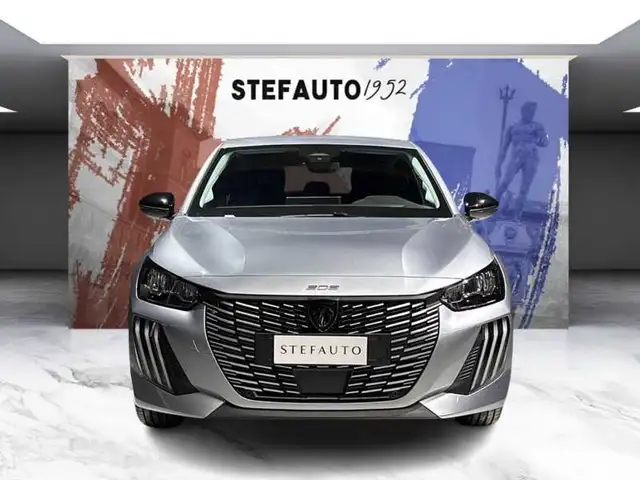 Peugeot 208 view 4