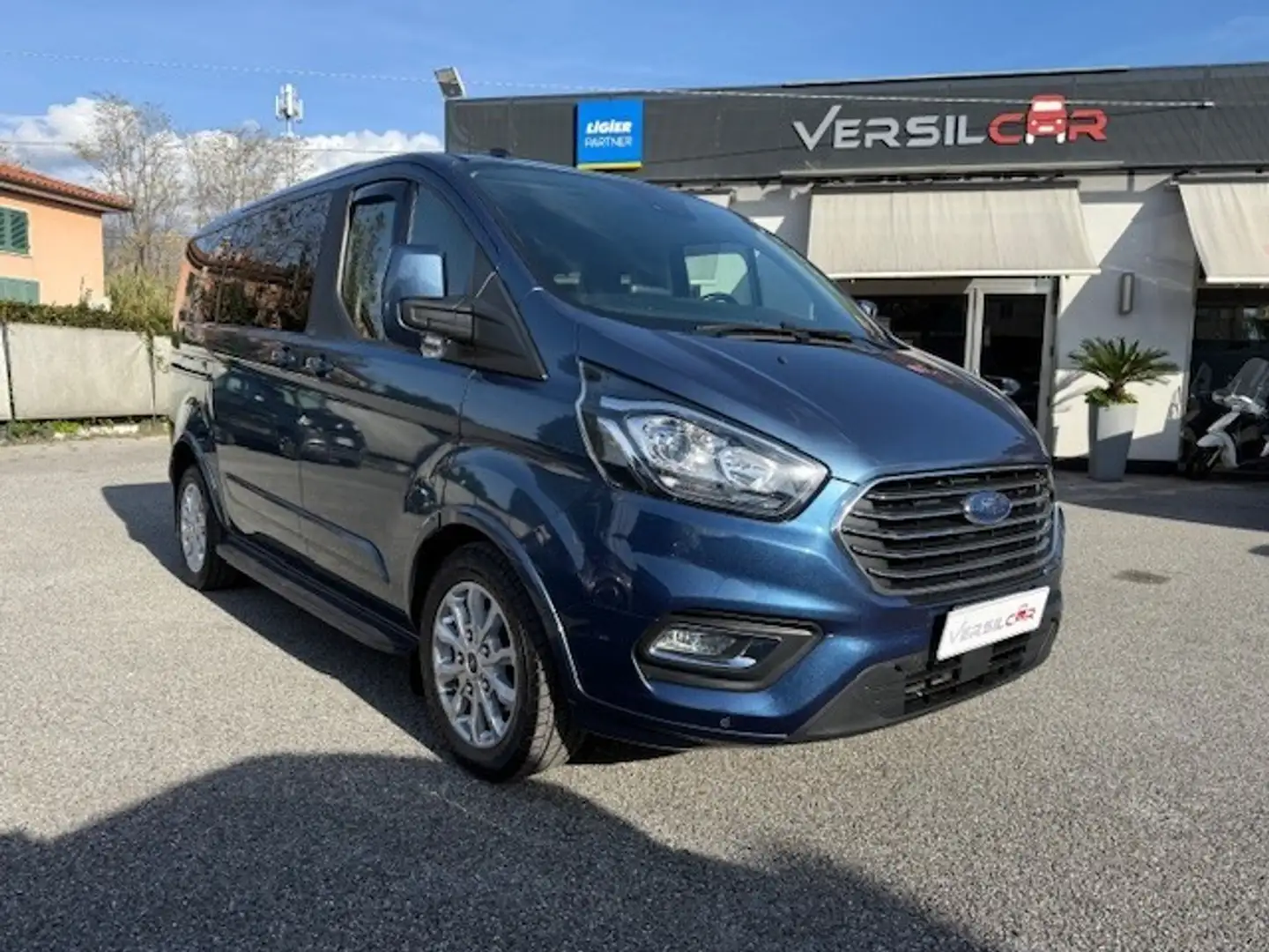 Ford Tourneo Custom Tourneo Custom 320 2.0 EcoBlue 130CV PC Titanium G Blu/Azzurro - 1