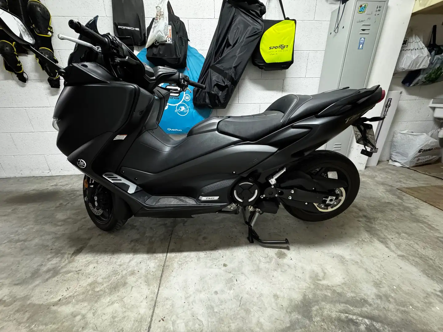 Yamaha TMAX 560 Negru - 2