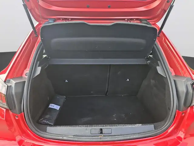 Peugeot 208 view 9