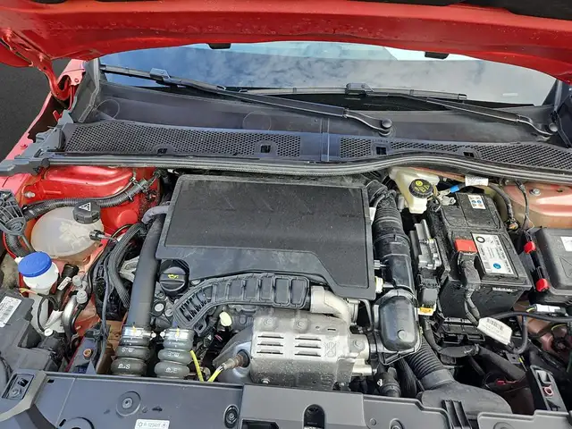 Peugeot 208 view 8