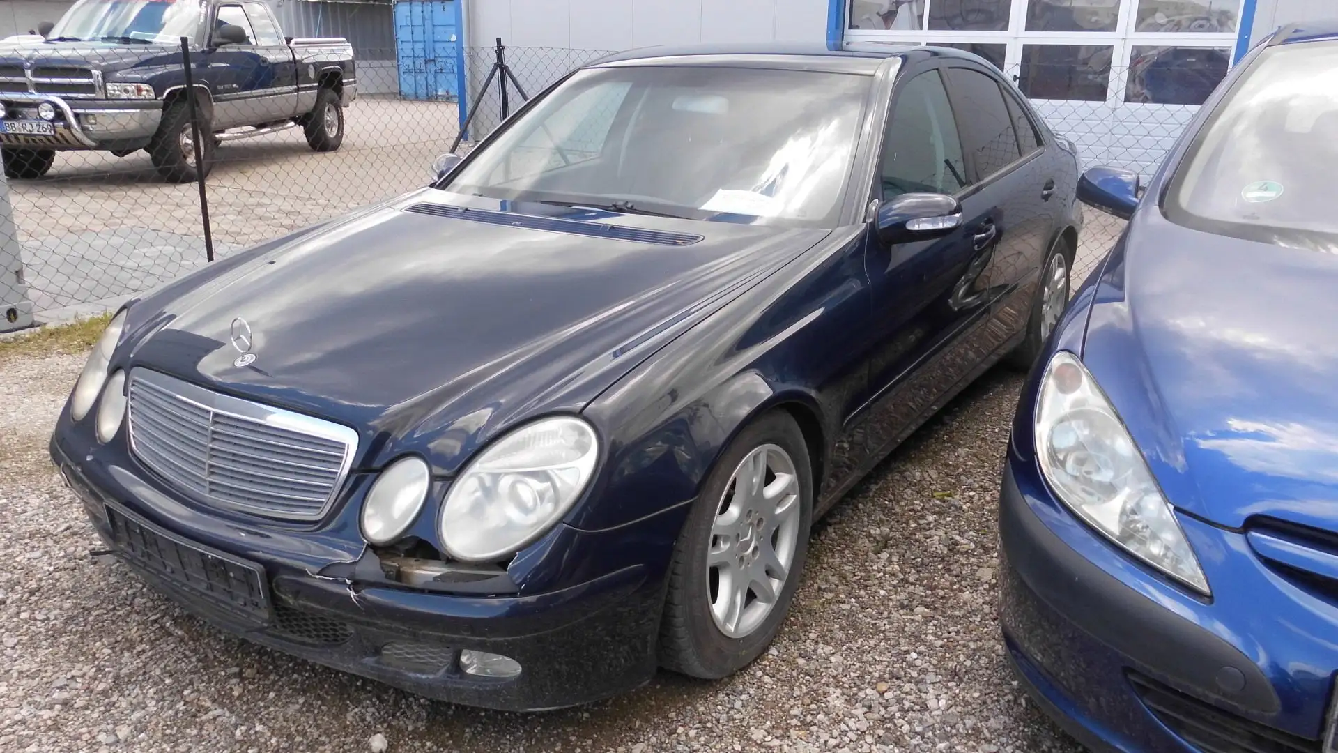Mercedes-Benz E 220 CDI /NAVI/KLIMA/SHZ/KEIN TÜV Bleu - 1