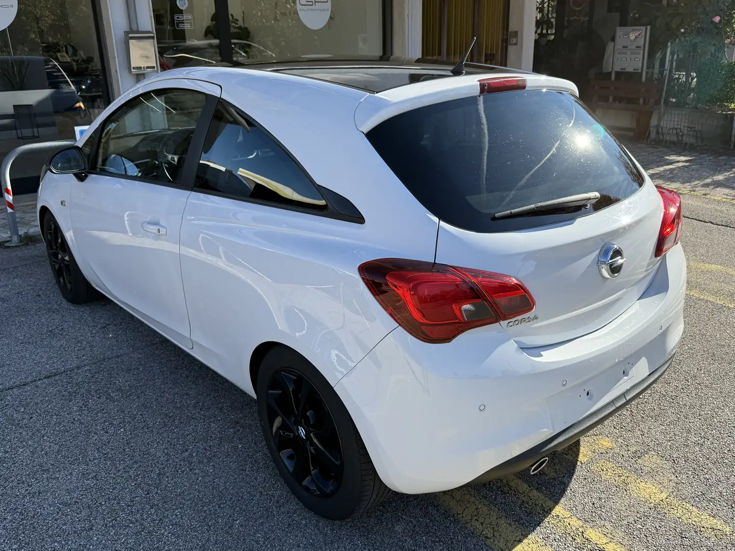 Opel Corsa 1.4 90cv Balck&White NEOPATENTATI Bianco - 2