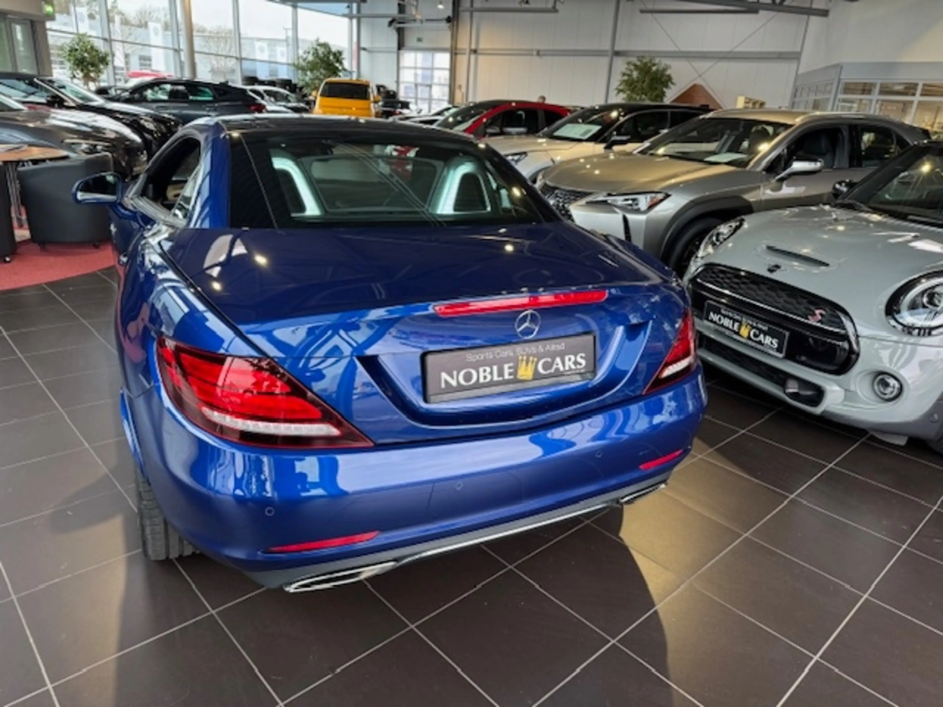 Mercedes-Benz SLC 200 9G-Tronic AirScarf KLIMA LED NAVI ALU — photo 6