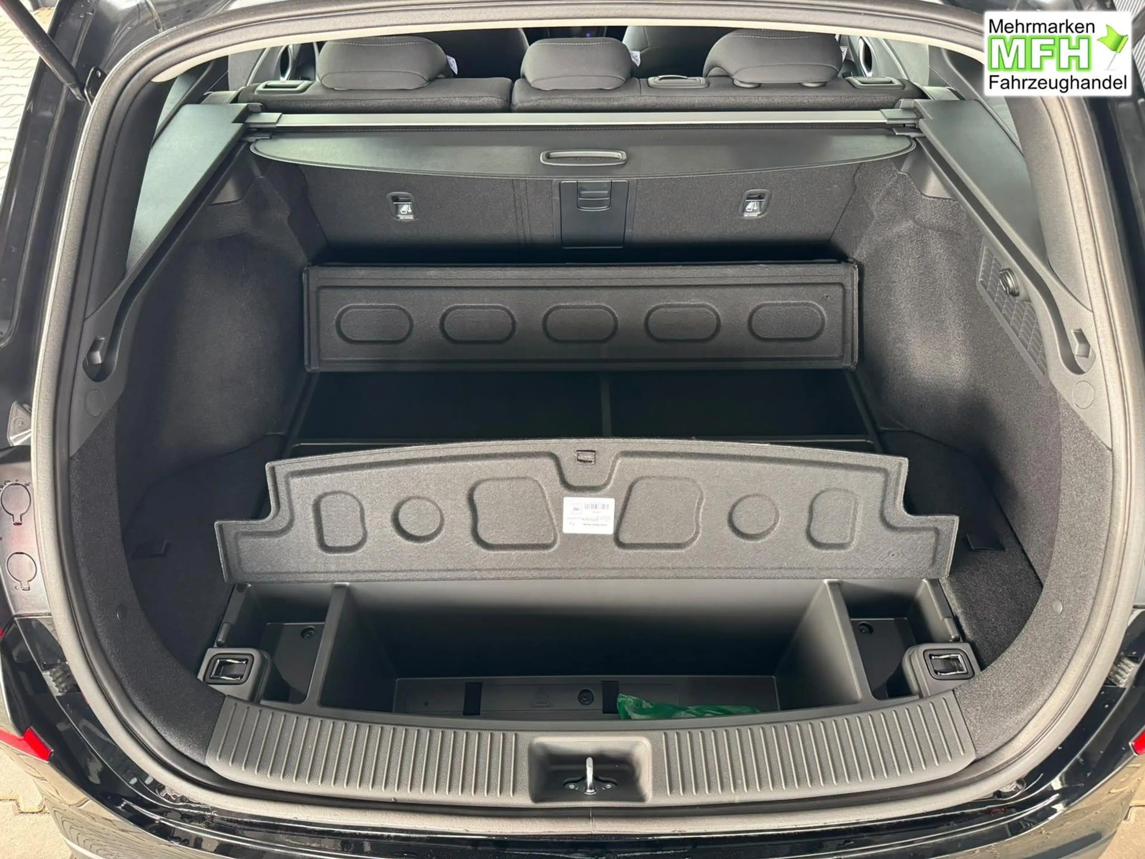 Hyundai i30 Kombi Comfort Line 1.6 T-GDI 2WD 7-DCT AT / Tem... — photo 9
