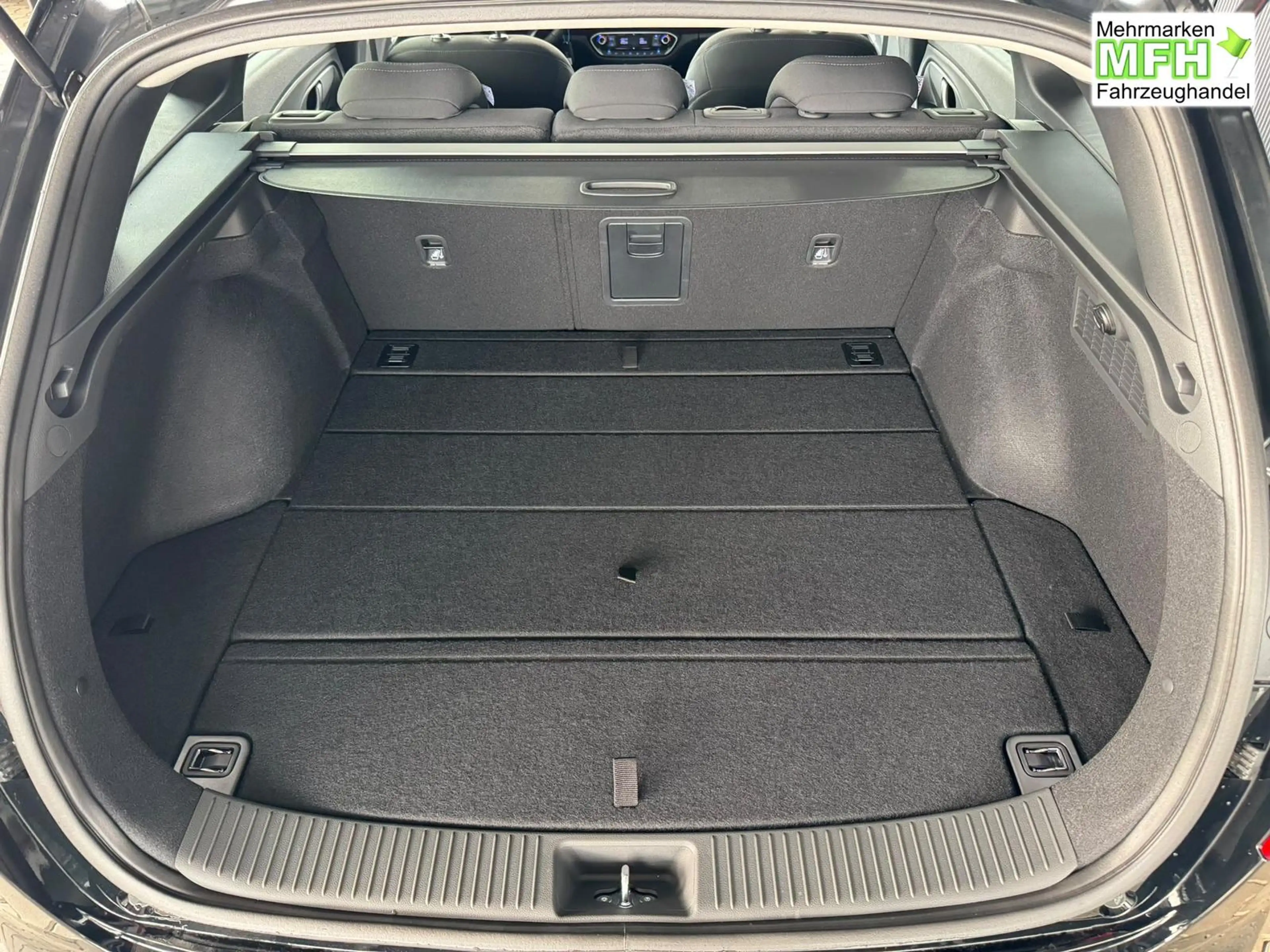 Hyundai i30 Kombi Comfort Line 1.6 T-GDI 2WD 7-DCT AT / Tem... — photo 8