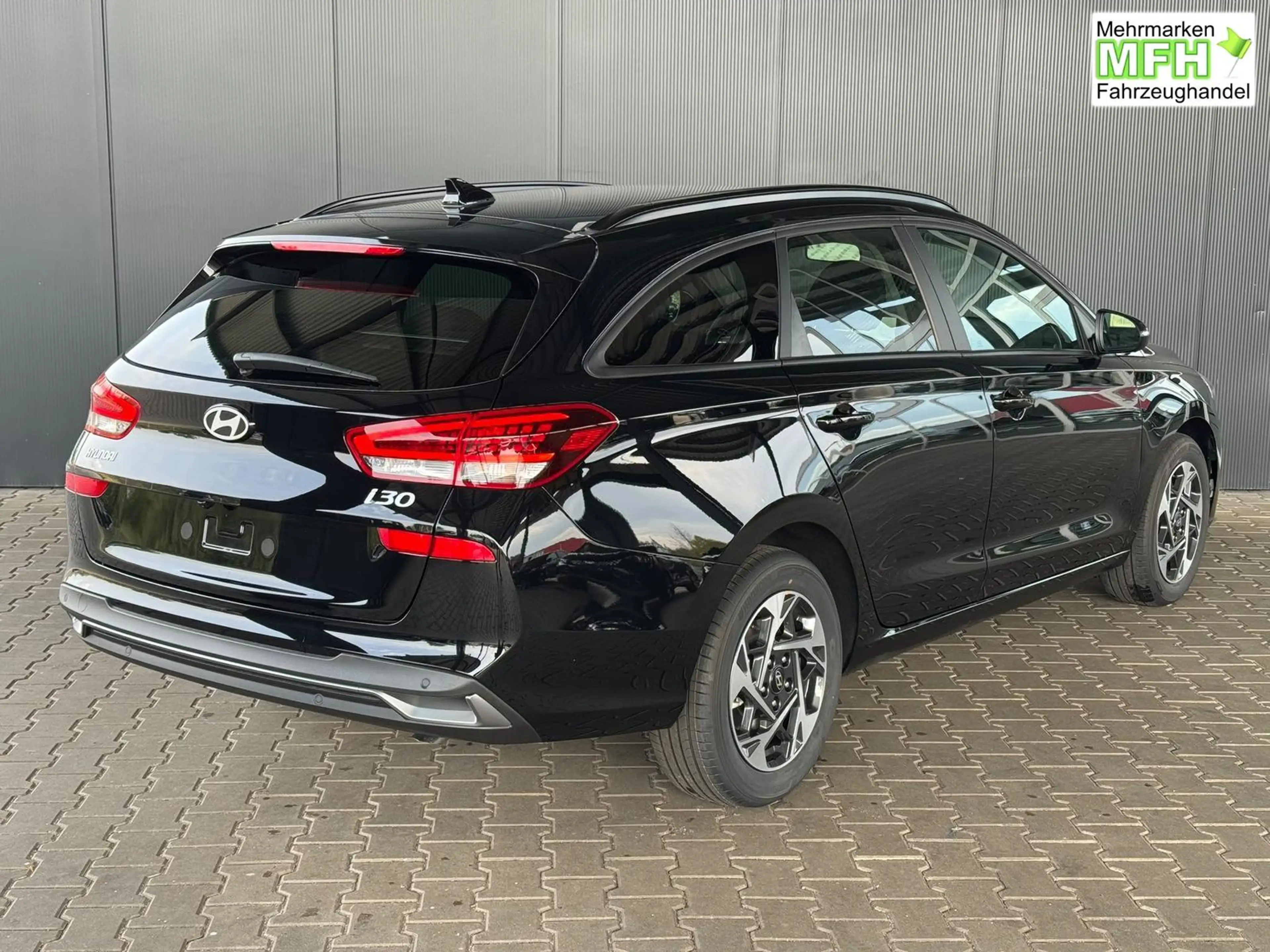 Hyundai i30 Kombi Comfort Line 1.6 T-GDI 2WD 7-DCT AT / Tem... — photo 3