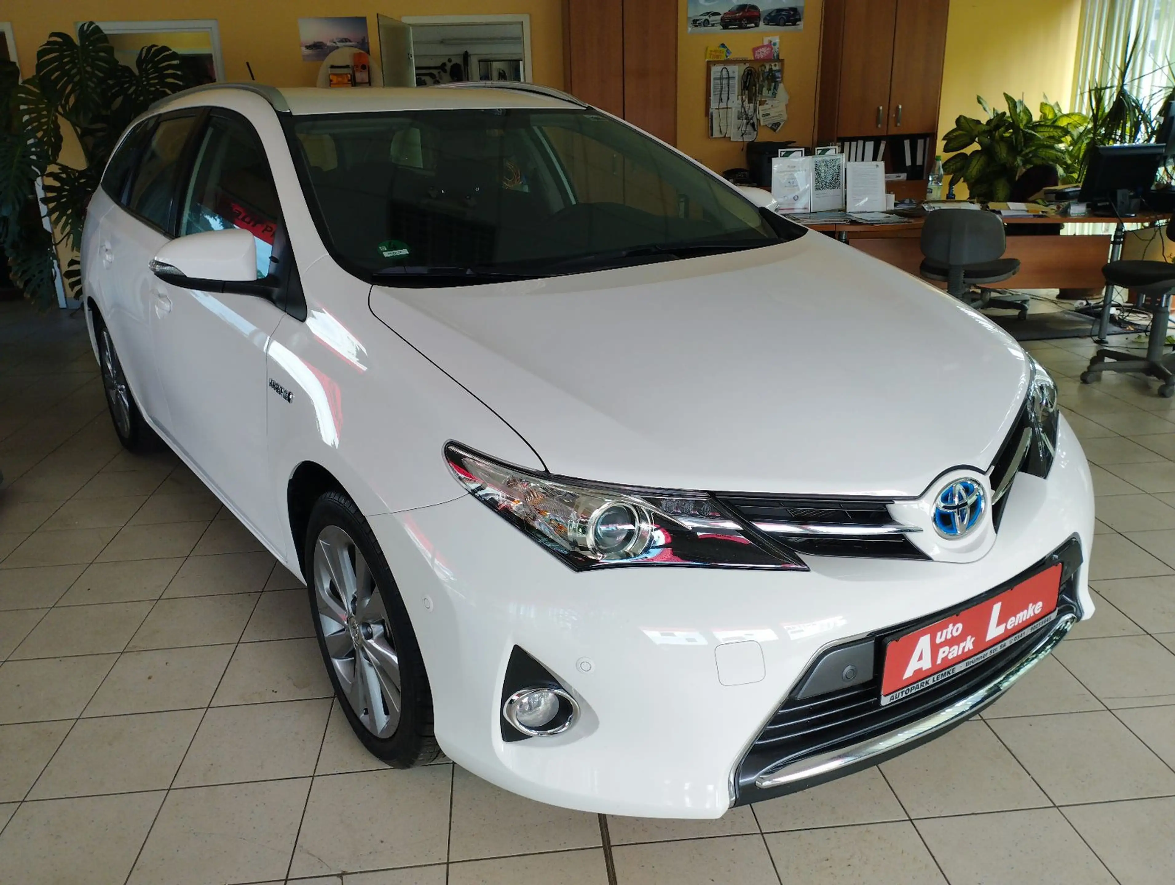 Toyota Auris -Navi-Bluetooth-Sitzh.-