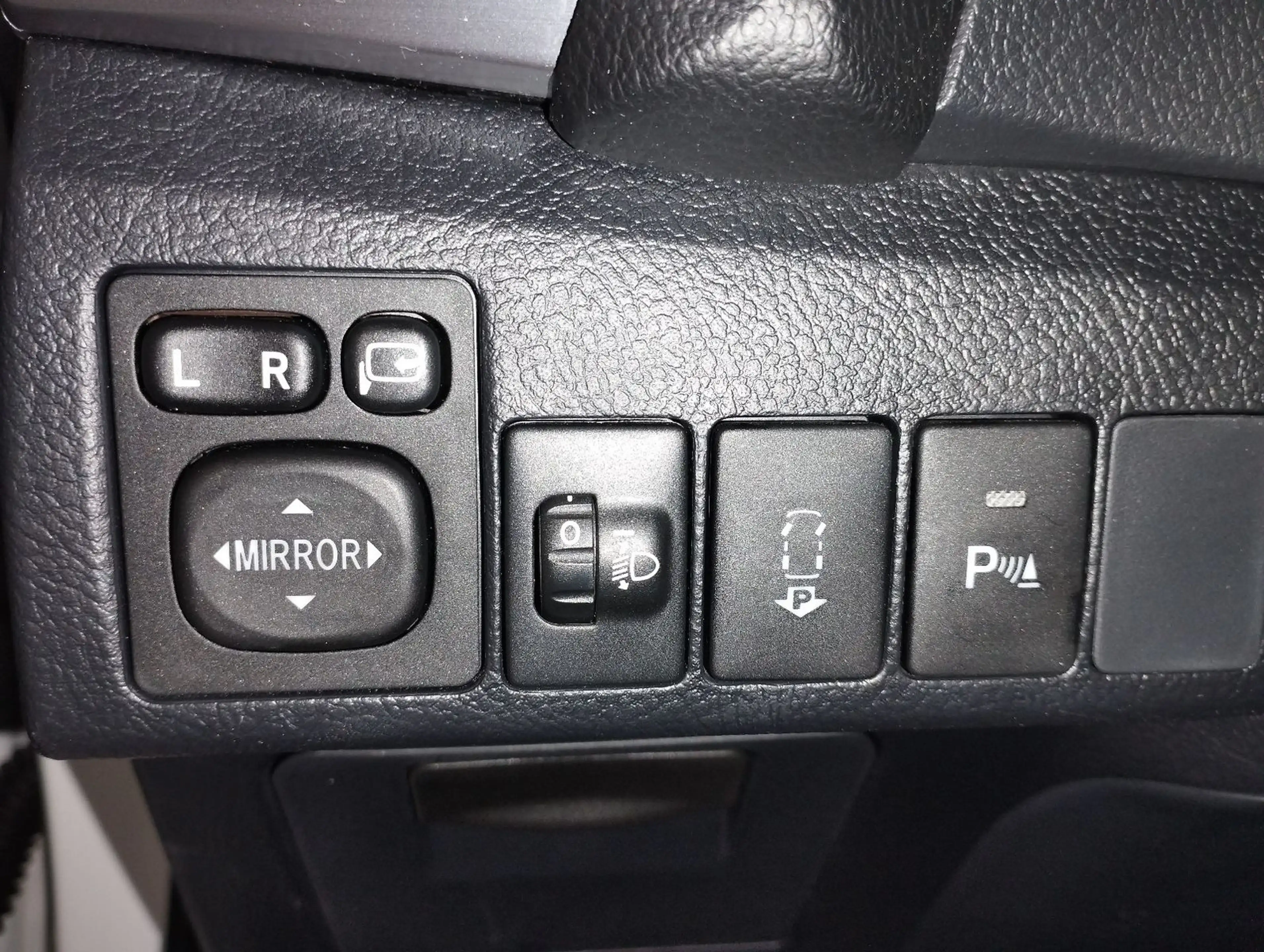 Toyota Auris -Navi-Bluetooth-Sitzh.- — photo 12