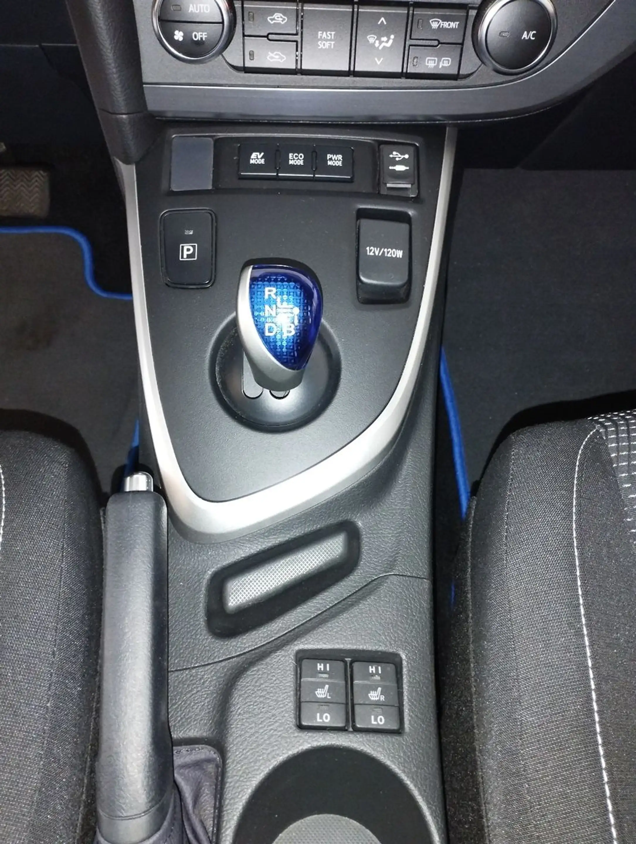 Toyota Auris -Navi-Bluetooth-Sitzh.- — photo 11