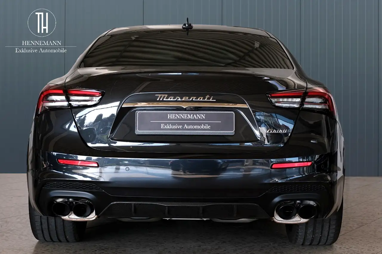 Maserati Ghibli 2023 — фото 10