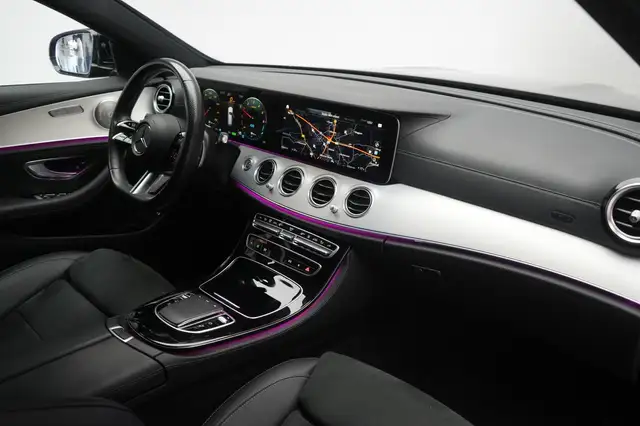 Mercedes-Benz 300 view 8