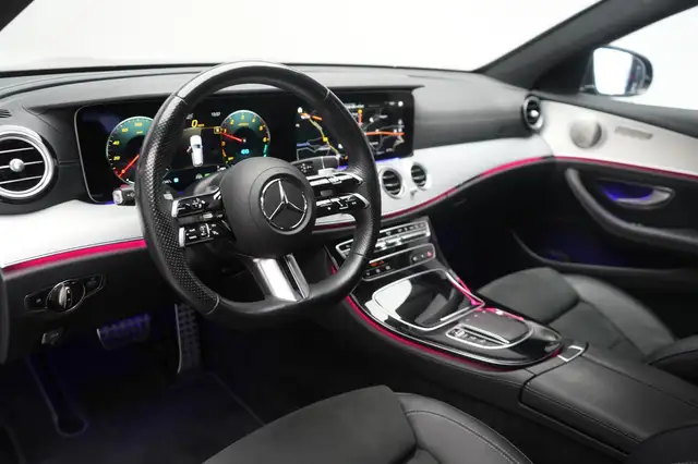 Mercedes-Benz 300 view 13