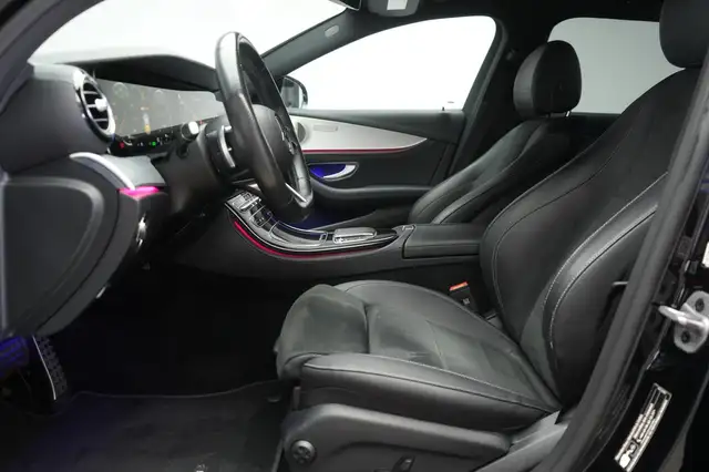 Mercedes-Benz 300 view 10
