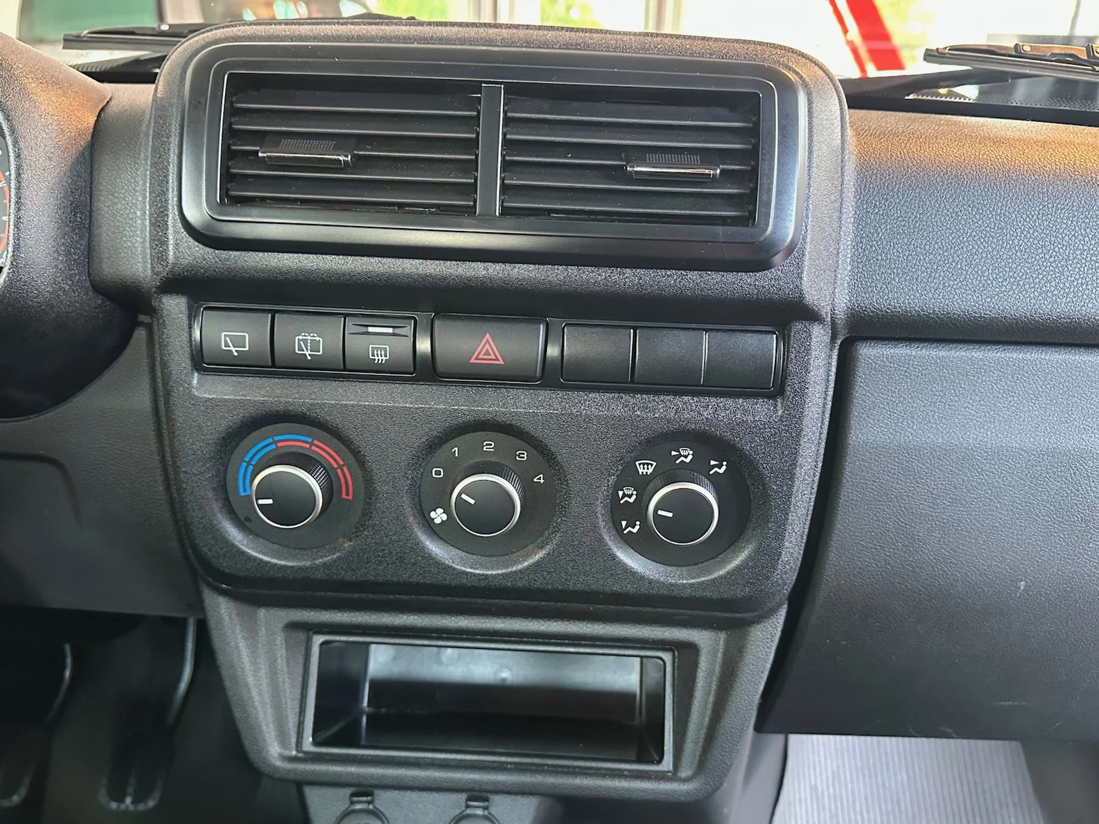 Lada Taiga Niva Legend 4x4 |Nur 10.TKM|MwSt| — photo 14