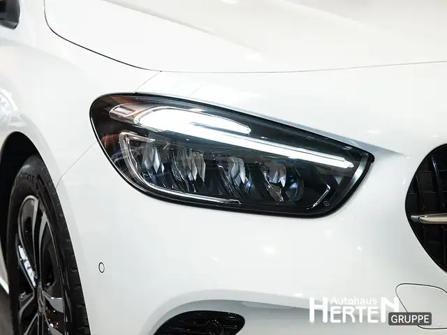 Mercedes-Benz B-Class view 13