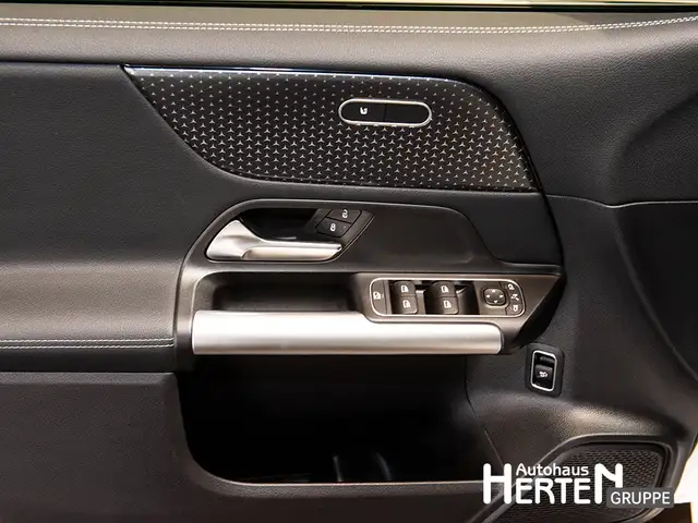 Mercedes-Benz B-Class view 9