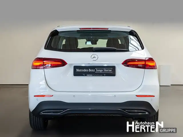 Mercedes-Benz B-Class view 4