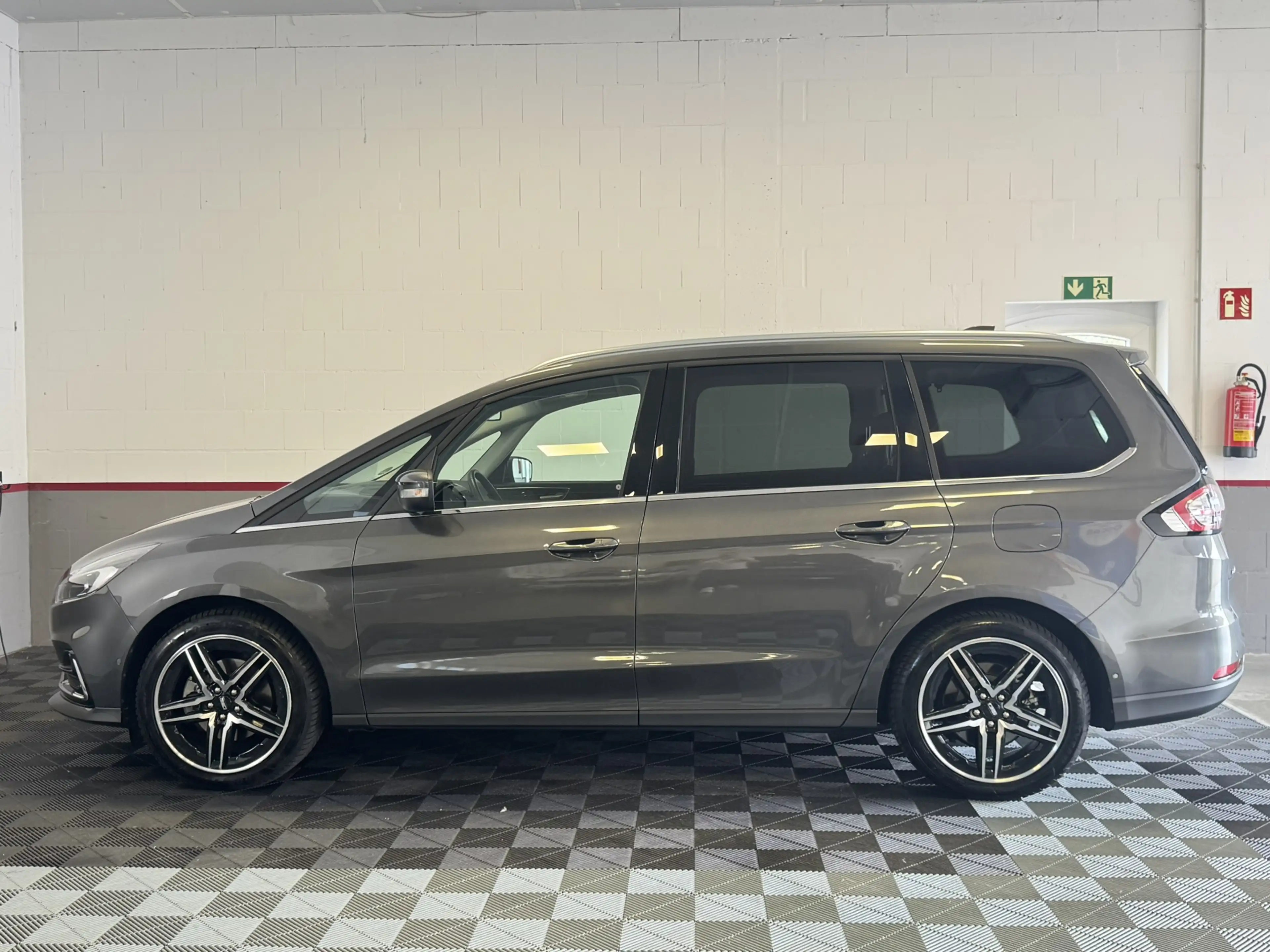 Ford Galaxy 2.5 Hybrid FHEV Titanium 7-Sitzer CarPlay — photo 8