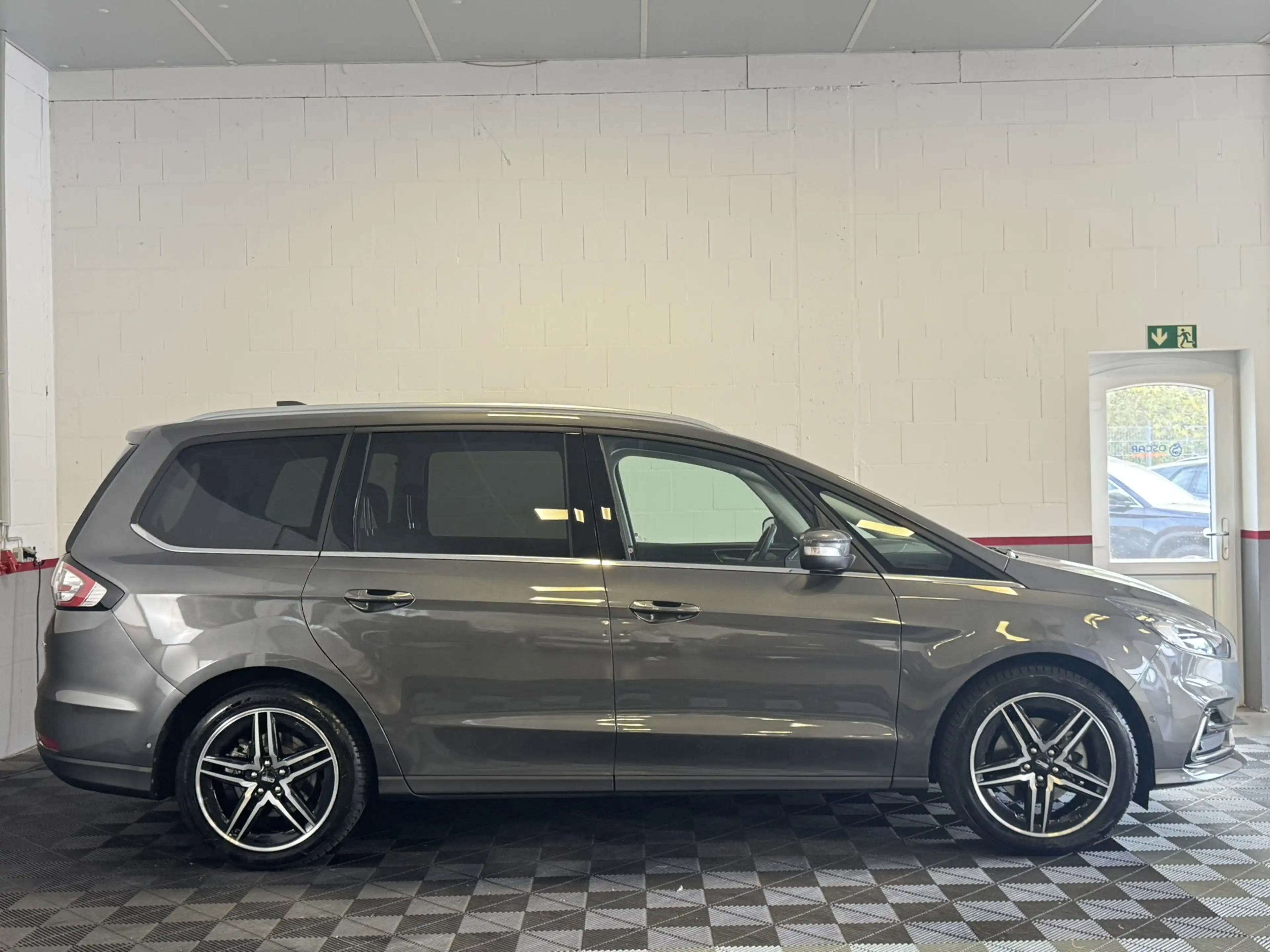 Ford Galaxy 2.5 Hybrid FHEV Titanium 7-Sitzer CarPlay — photo 4