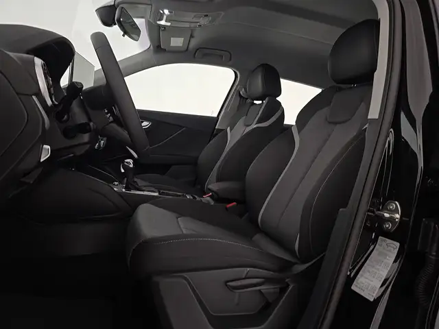 Audi Q2 view 9