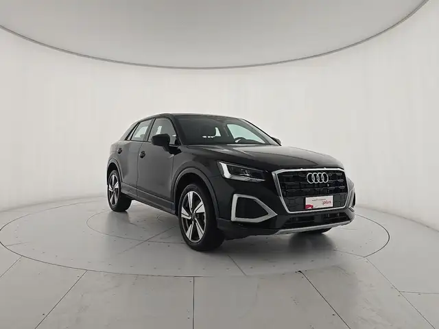 Audi Q2 view 6